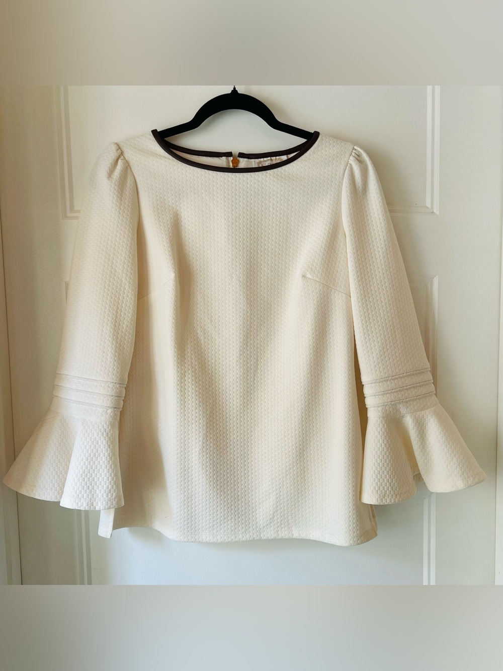 STS Style Is Everything XS Ivory Textured Bell Sleeve Top Quiet Luxury Brown Tri